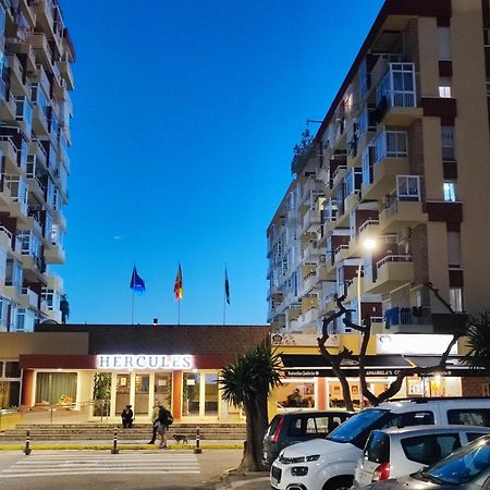 Hercules Paradise 531 Apartamento Con Vistas Al Mar Mediterraneo En Benalmadena A Pasos Del Centro Y Su Vibrante Zona Comercial Disfruta De Una Experiencia Unica En La Costa Del Sol Malaga Andalucia Well-Connected To The Airport Ngoại thất bức ảnh